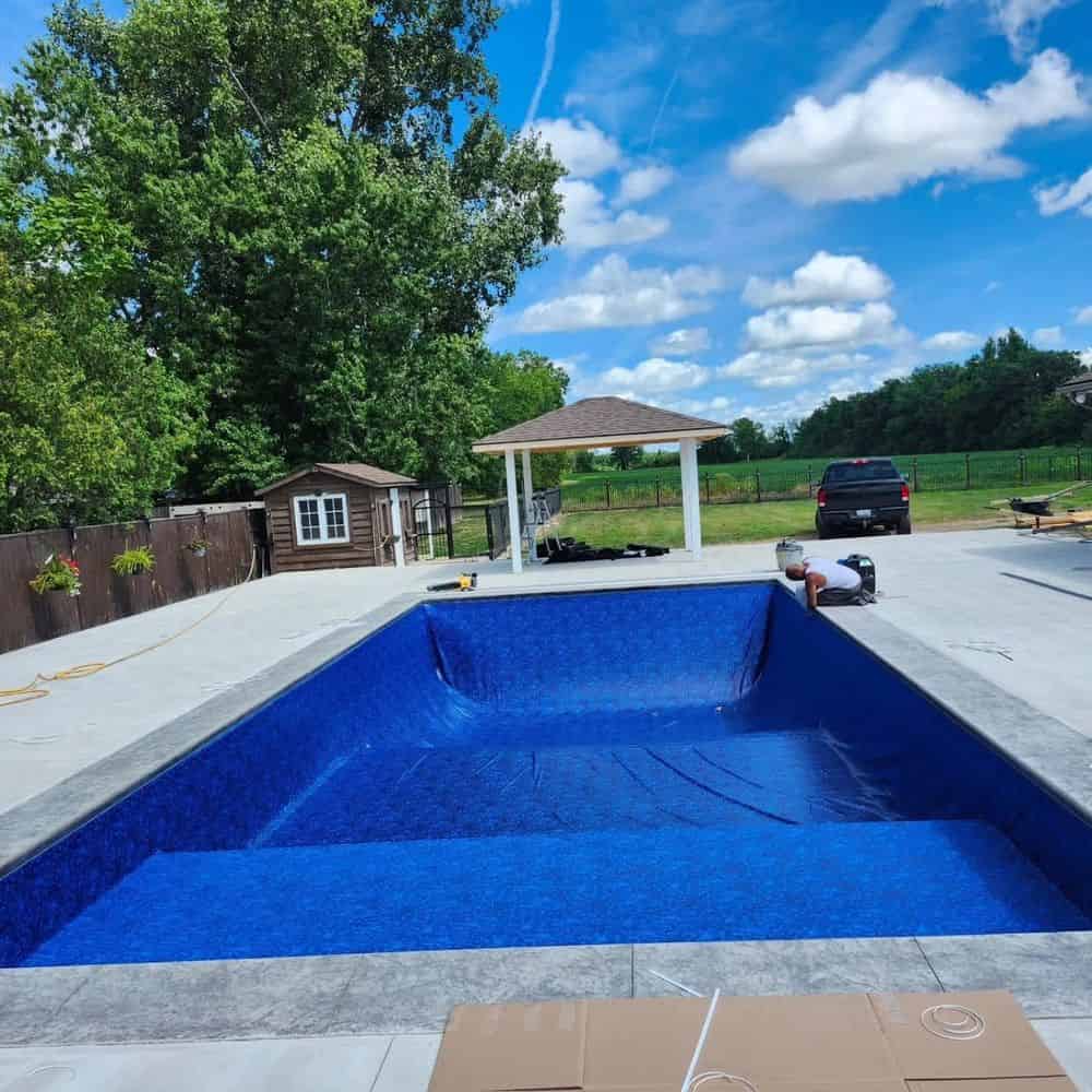 Vinyl Liner Pool Installation & Replacement image